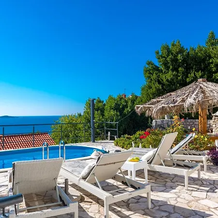 Hébergement de vacances Charming Svagusa With Sea View *