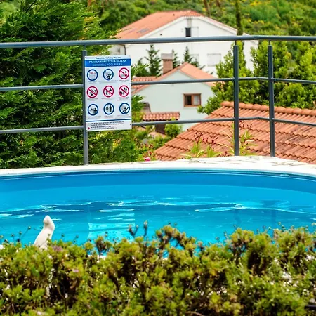 Charming Svagusa With Sea View