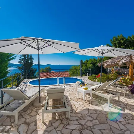 Feriehus Charming Svagusa With Sea View *