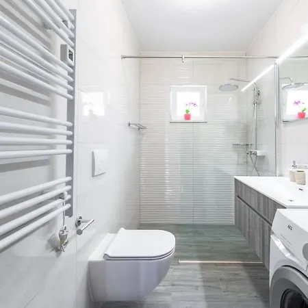 Charming Svagusa With Sea View Feriehus