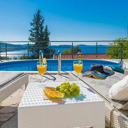 Charming Svagusa With Sea View Mlini