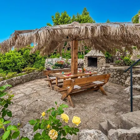 Charming Svagusa With Sea View Mlini