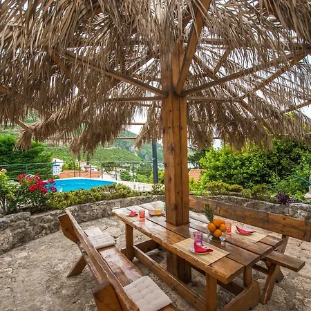 펜션 Charming Svagusa With Sea View 믈리니