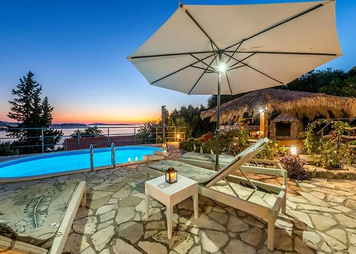 펜션 Charming Svagusa With Sea View 믈리니