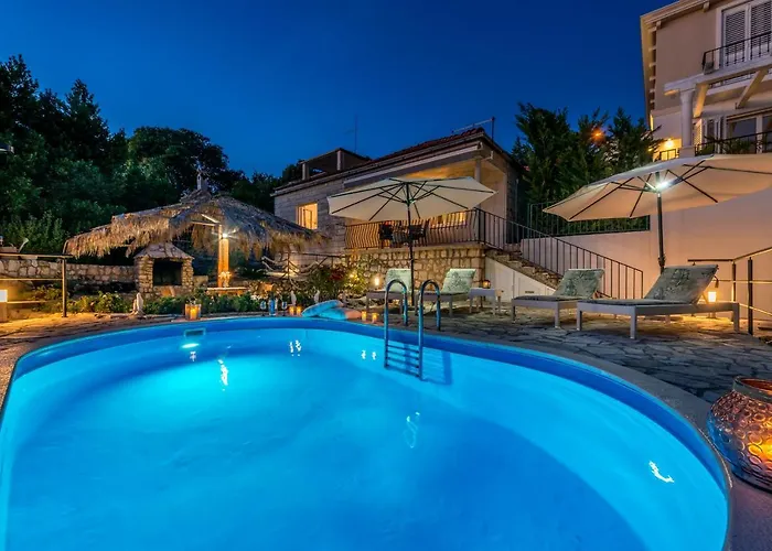 펜션 Charming Svagusa With Sea View *