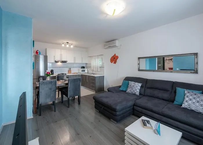 Charming Svagusa With Sea View * 믈리니