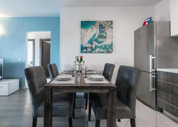 Charming Svagusa With Sea View * 믈리니