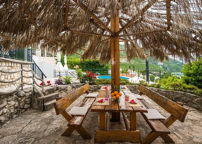 Charming Svagusa With Sea View