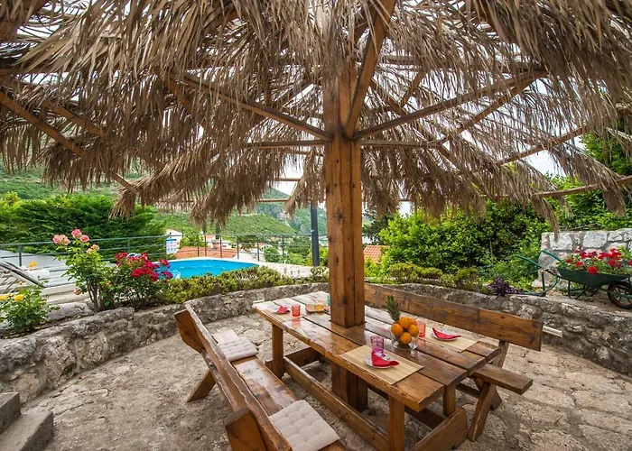 펜션 Charming Svagusa With Sea View 믈리니