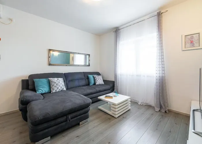 Charming Svagusa With Sea View 펜션